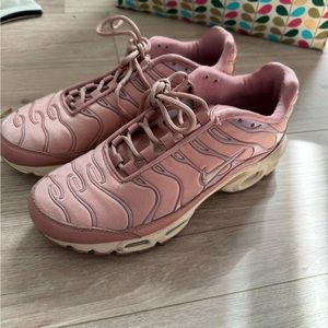 Nike Air Max Plus Women’s size 7 Rust Pink